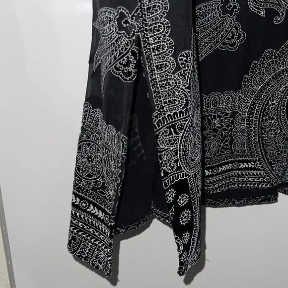 Citron Women's Black and Gray Paisley Blazer - Picture 5 of 7